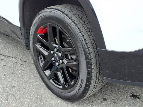 Used 2023 Chevrolet Traverse Premier w/ Redline Edition image 11