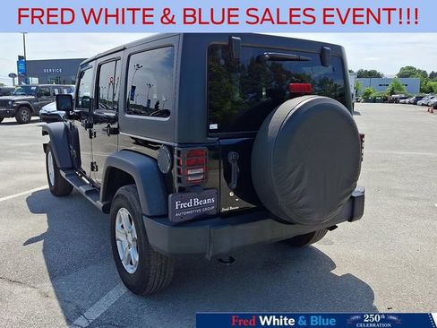 Used 2018 Jeep Wrangler Unlimited Sport AWD/4WD image 8