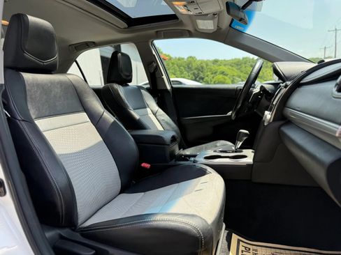Used 2012 Toyota Camry SE FWD image 27