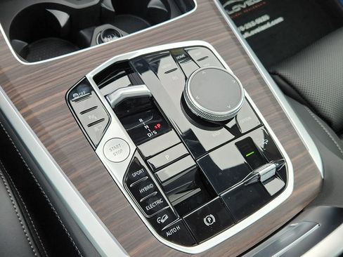 New 2026 BMW X5 xDrive50e image 18