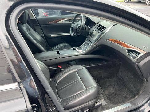 Used 2013 Lincoln MKZ FWD image 11