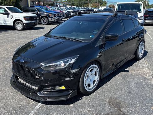 Used 2016 Ford Focus ST w/ Equipment Group 401A FWD image 1