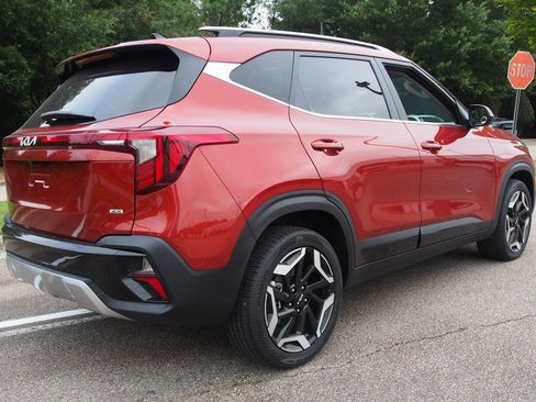 Used 2025 Kia Seltos SX w/ SX Sunroof Package image 7