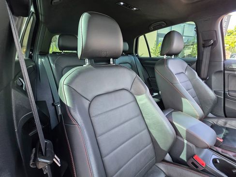 Used 2021 Volkswagen GTI SE image 17