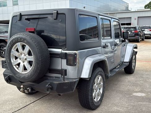 Used 2013 Jeep Wrangler Unlimited Sahara w/ Connectivity Group image 3