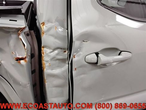 Used 2022 Toyota Tacoma TRD Sport AWD/4WD image 19