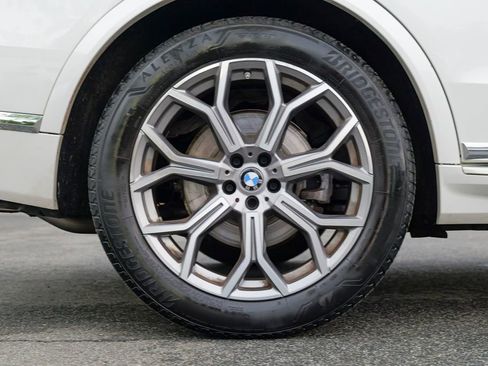 Used 2023 BMW X7 xDrive40i w/ Premium Package AWD/4WD image 13