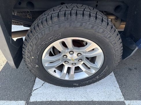 Used 2018 Chevrolet Silverado 1500 LT w/ All Star Edition image 13