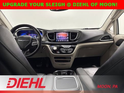 Certified 2020 Chrysler Pacifica Touring-L Plus image 24