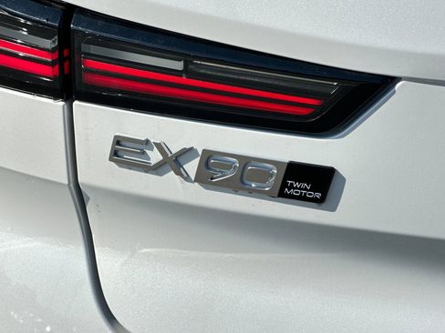 New 2025 Volvo EX90 Plus w/ Protection Package Premier image 31