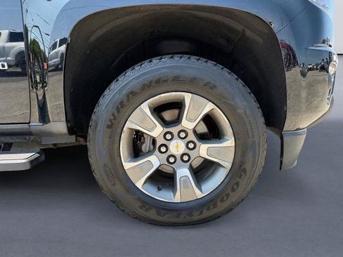 Used 2017 Chevrolet Colorado Z71 AWD/4WD image 9