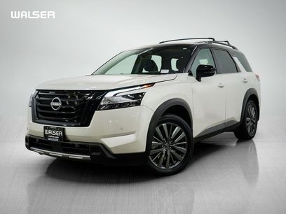 Used 2024 Nissan Pathfinder SL w/ SL Premium Package