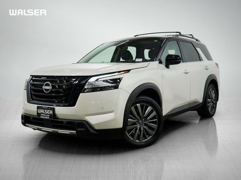 Used 2024 Nissan Pathfinder SL w/ SL Premium Package AWD/4WD image 1