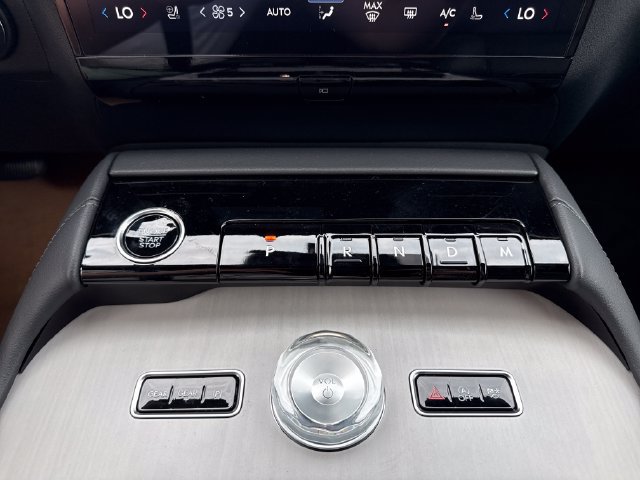 New 2027 Lincoln Navigator Reserve w/ Jet Appearance Package AWD/4WD image 31