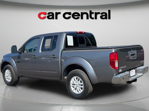 Used 2017 Nissan Frontier SV w/ SV Value Truck Package AWD/4WD image 3