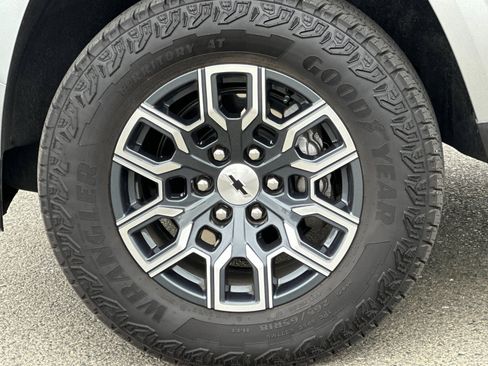 Used 2025 Chevrolet Colorado Z71 w/ Technology Package image 33