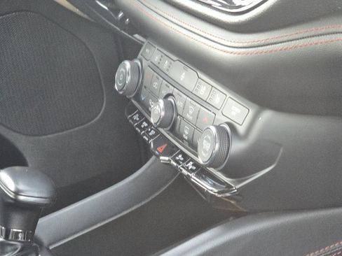 Used 2024 Dodge Durango GT AWD/4WD image 15