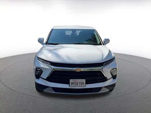 Used 2025 Chevrolet Blazer LT image 4