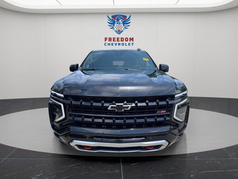 Used 2025 Chevrolet Suburban Z71 AWD/4WD image 8