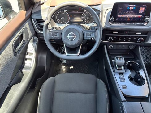 Used 2023 Nissan Rogue S FWD image 13