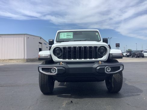 New 2026 Jeep Gladiator Sport AWD/4WD image 10