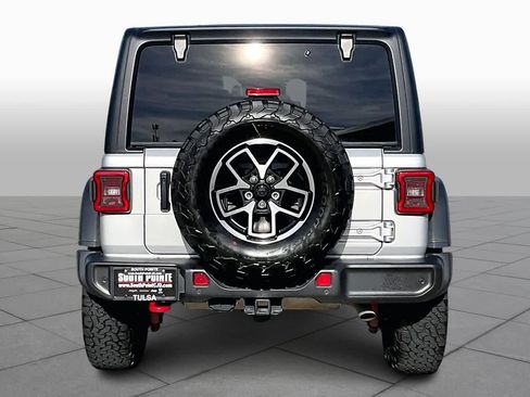 Used 2024 Jeep Wrangler Unlimited Rubicon w/ Technology Group image 4