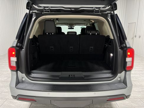 Used 2022 Ford Expedition XLT image 27