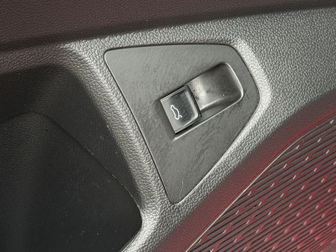 Used 2020 Volkswagen Jetta GLI image 28