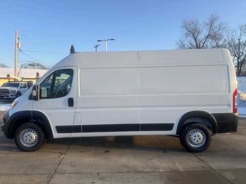 New 2026 RAM ProMaster 2500 w/ Convenience Group image 1