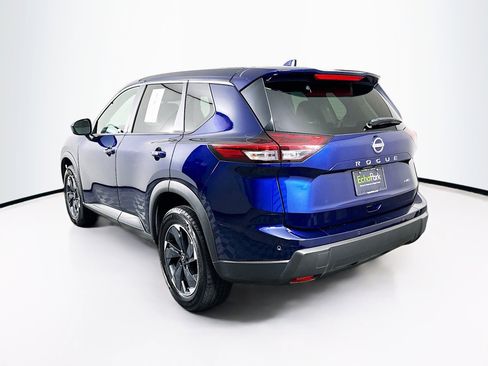 Used 2025 Nissan Rogue SV image 5