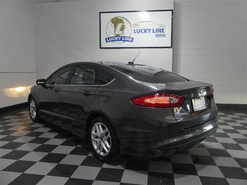 Used 2016 Ford Fusion SE image 11
