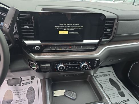 New 2026 GMC Sierra 2500 SLT w/ SLT Convenience Package image 22