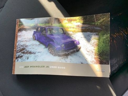 Used 2018 Jeep Wrangler Sport AWD/4WD image 16