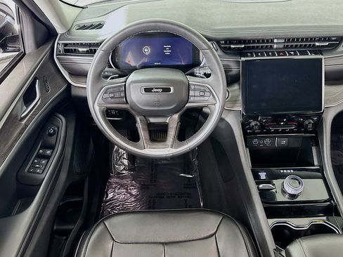 Used 2023 Jeep Grand Cherokee L Limited image 18