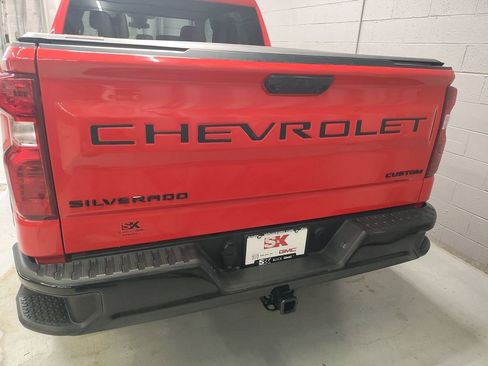Used 2024 Chevrolet Silverado 1500 Custom Trail Boss w/ Turbomax Blackout Package AWD/4WD image 20