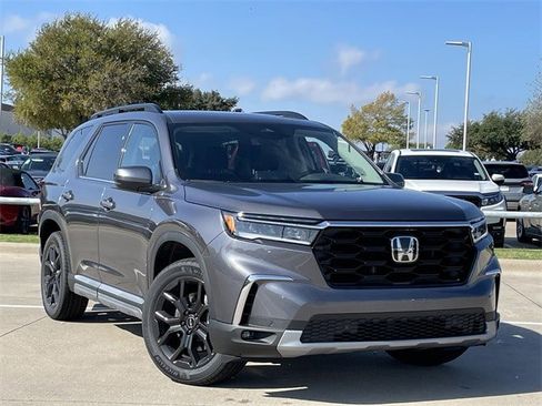 New 2025 Honda Pilot Touring image 2