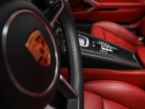 Certified 2017 Porsche 911 Carrera RWD image 41