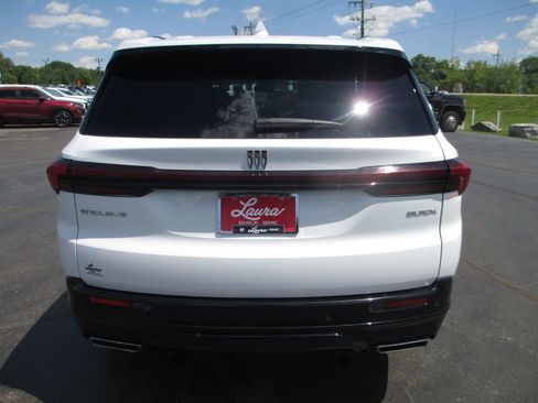 Used 2025 Buick Enclave Sport Touring FWD image 7