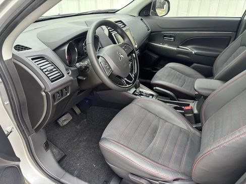 Used 2023 Mitsubishi Outlander Sport SE image 16