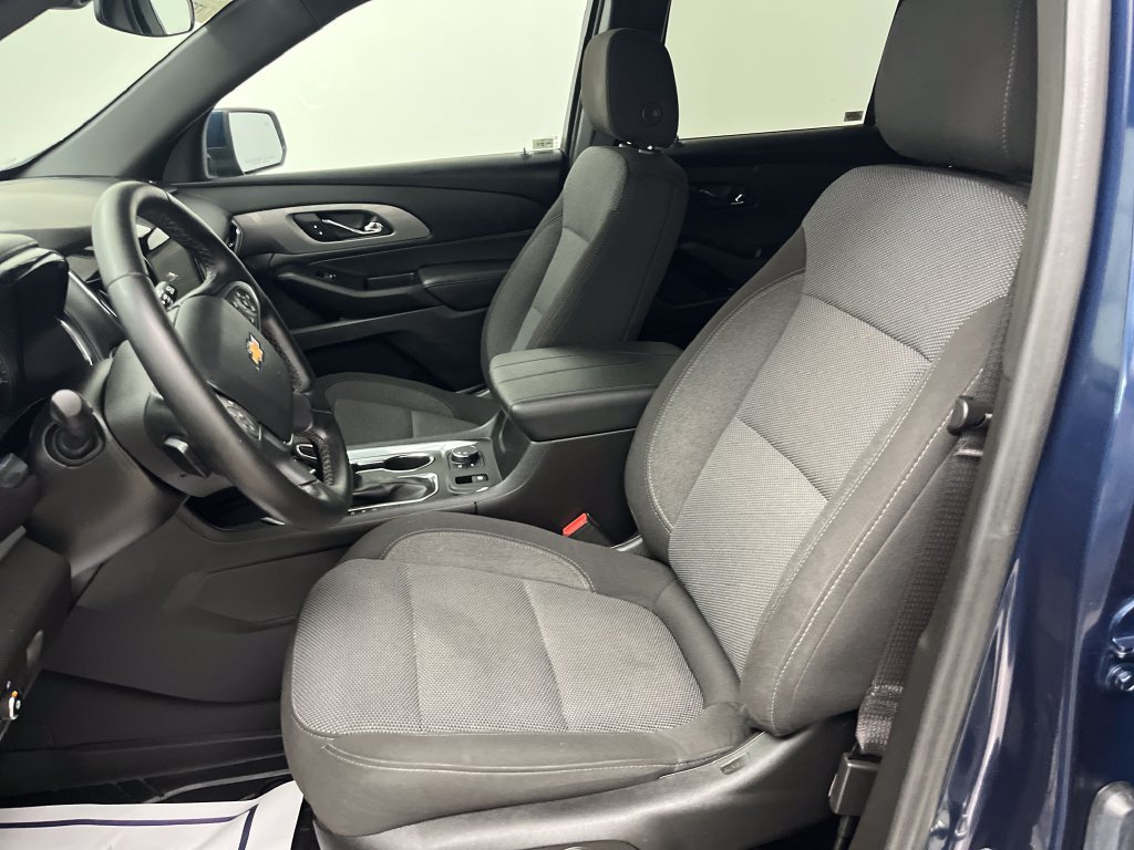 Used 2023 Chevrolet Traverse LT FWD image 12