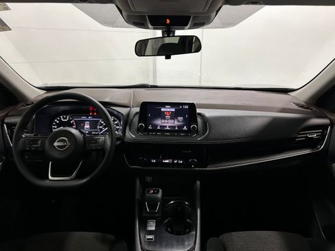 Used 2023 Nissan Rogue SV FWD image 12
