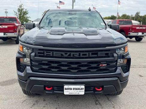 Used 2023 Chevrolet Silverado 1500 Custom Trail Boss AWD/4WD image 2