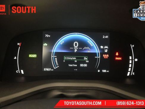 Used 2025 Toyota Camry SE FWD image 12