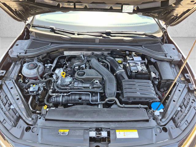 Used 2025 Volkswagen Jetta SE FWD image 23
