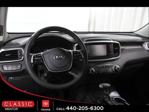 Used 2020 Kia Sorento LX FWD image 6