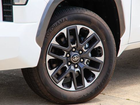 Used 2025 Toyota Tundra Limited RWD image 29