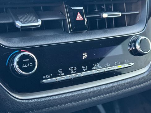 Used 2021 Toyota Corolla SE image 17