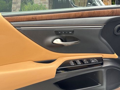 Used 2022 Lexus ES 350 w/ Premium Package FWD image 8