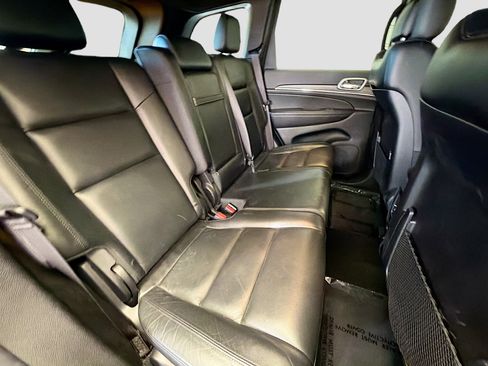 Used 2021 Jeep Grand Cherokee Limited image 14