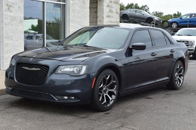 Used 2017 Chrysler 300 S RWD image 18